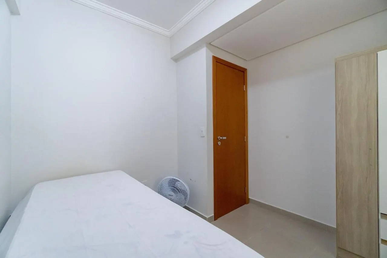 Apto Pertinho Da Avenida Da Praia De Bombas - 2 Dorms 4 Pessoas Bombinhas